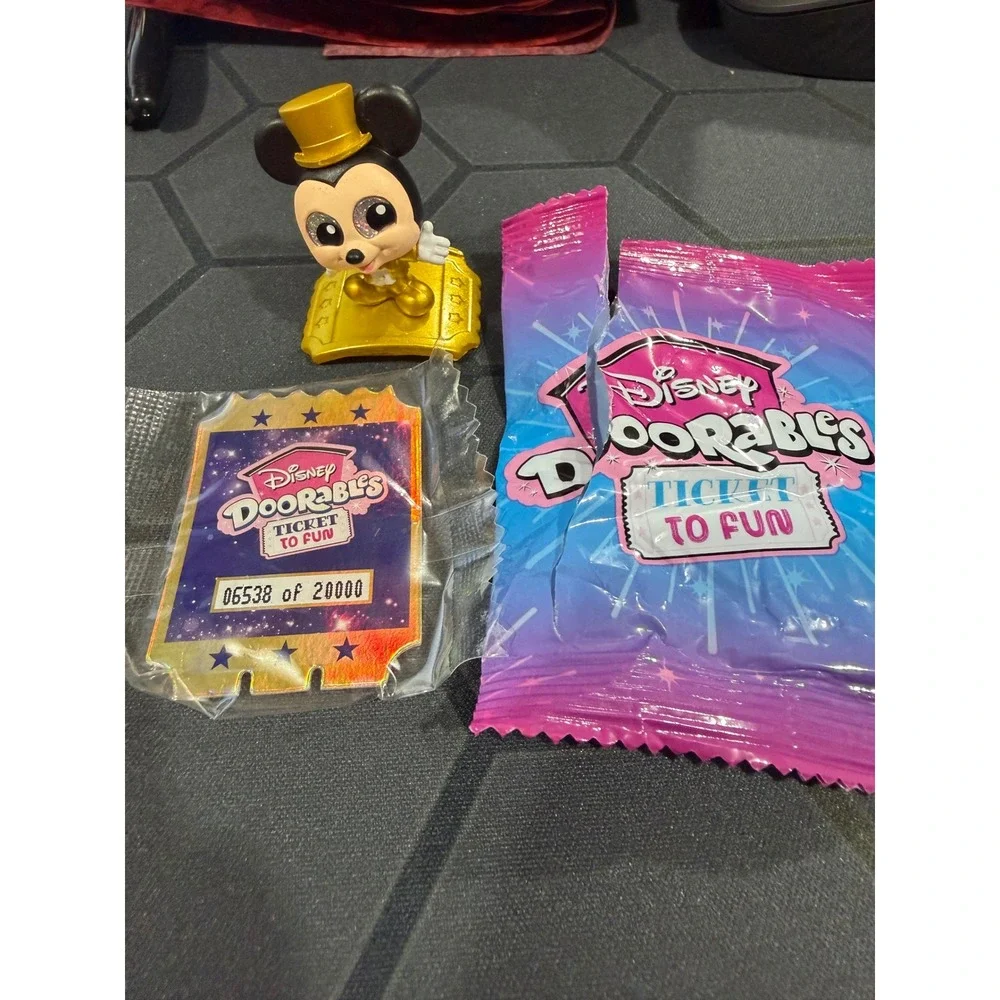 Disney Doorables Ticket to Fun Gold Mickey Mouse Limited Edition 06538/20000